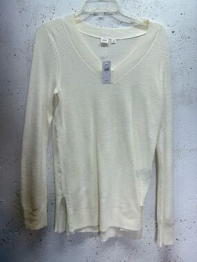 GAP Women's Cream V-Neck Long Sleeve Knit Top New With Tags Size Small
